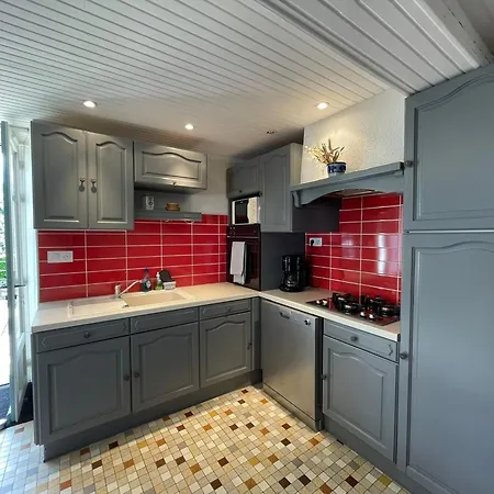 En Cite Medievale De Avec Parking Privatif, 4 - Fr-1-426-590 *